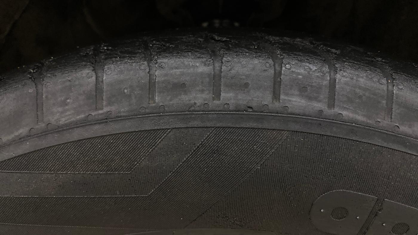 2015 Hyundai Creta SX PLUS 1.6 PETROL, Petrol, Manual, 1,05,261 km, Right Front Tyre Tread