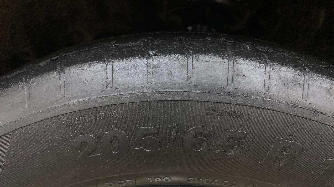 2015 Hyundai Creta SX PLUS 1.6 PETROL, Petrol, Manual, 1,05,261 km, Left Front Tyre Tread