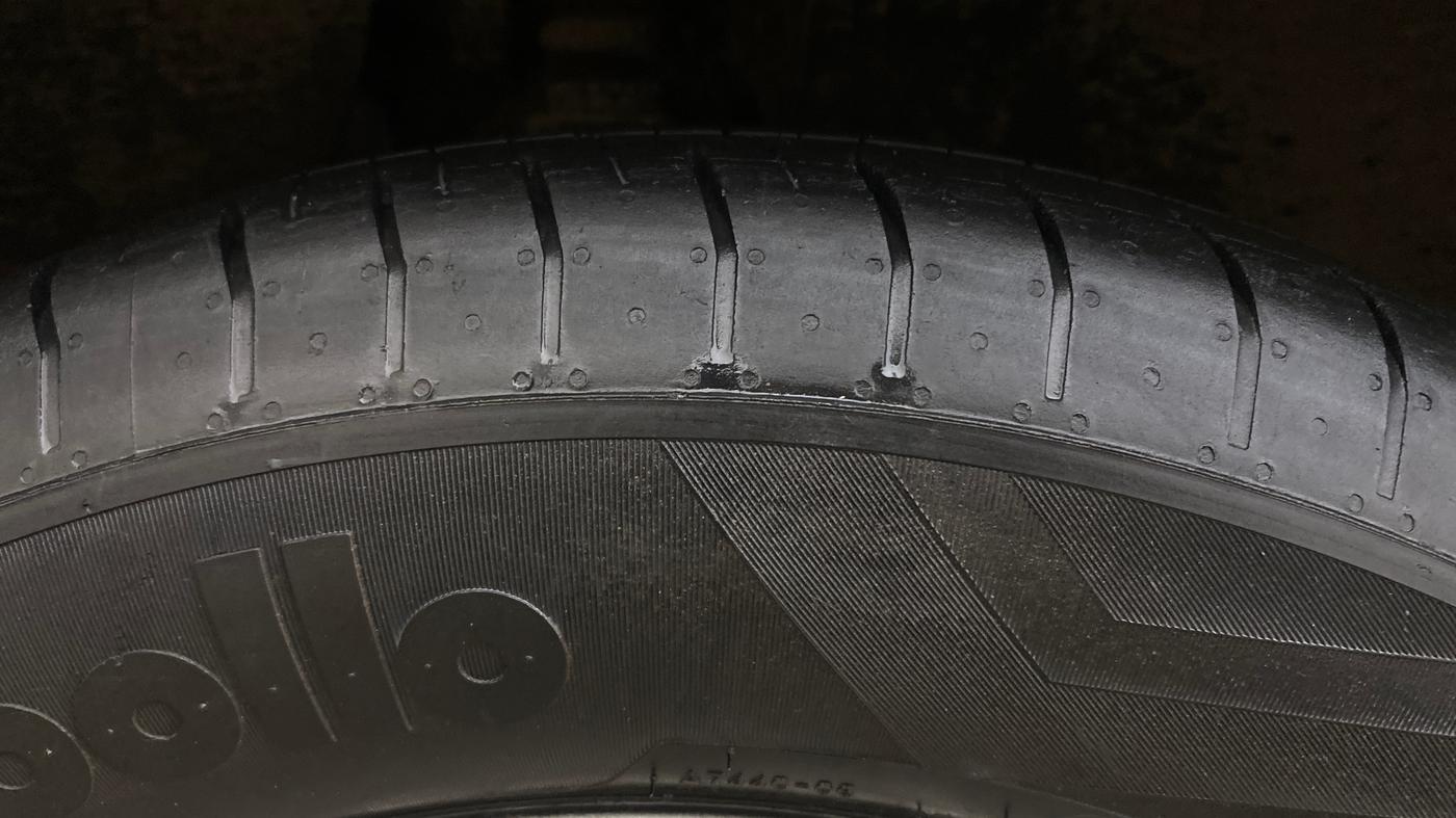 2015 Hyundai Creta SX PLUS 1.6 PETROL, Petrol, Manual, 1,05,261 km, Right Rear Tyre Tread