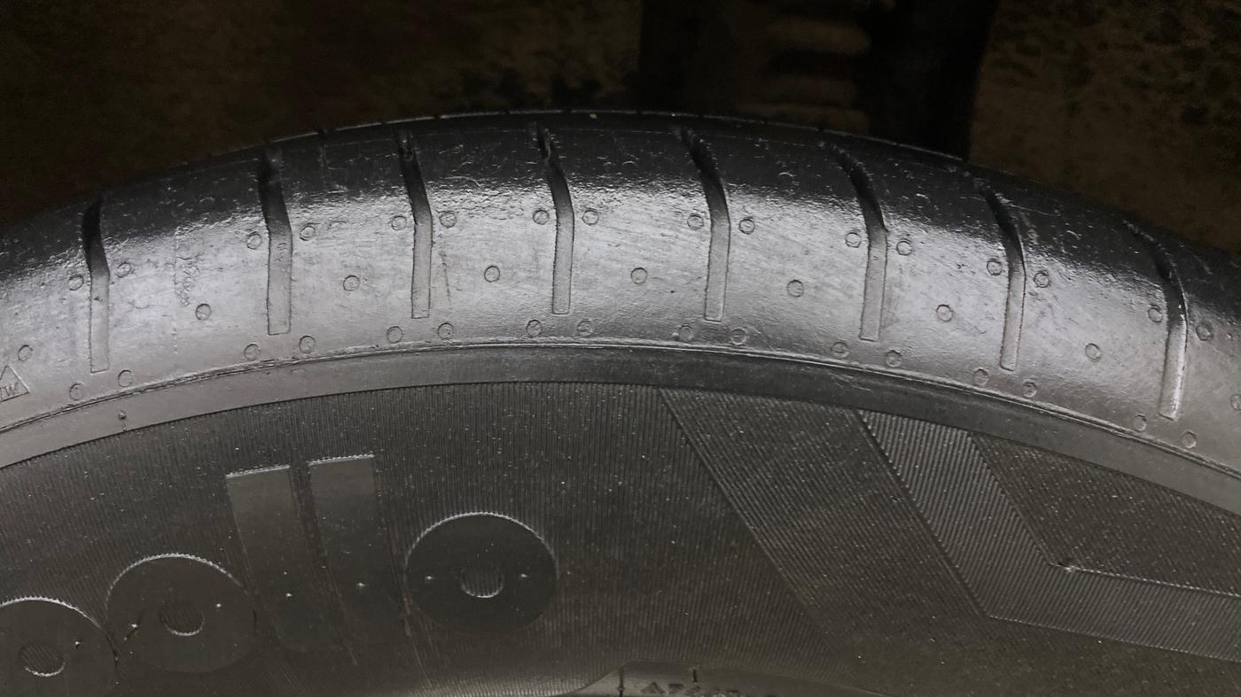 2015 Hyundai Creta SX PLUS 1.6 PETROL, Petrol, Manual, 1,05,261 km, Left Rear Tyre Tread