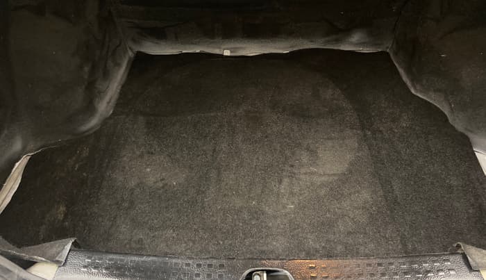 2016 Maruti Swift Dzire TOUR DIESEL, Diesel, Manual, 1,15,844 km, Boot Inside