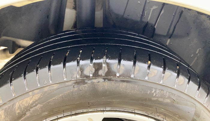 2018 Maruti Swift ZXI, Petrol, Manual, 78,014 km, Right Rear Tyre Tread
