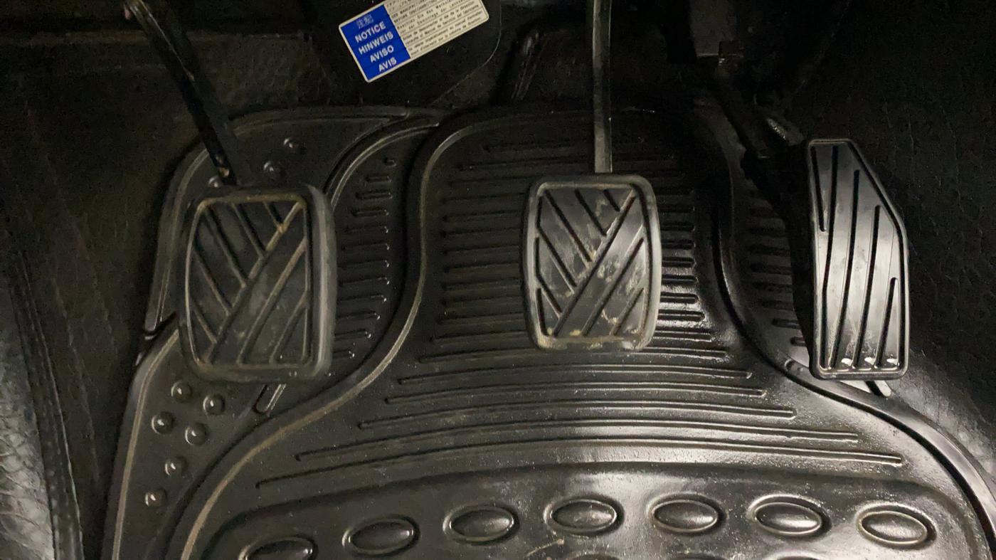 2018 Maruti Swift ZXI, Petrol, Manual, 78,014 km, Pedals