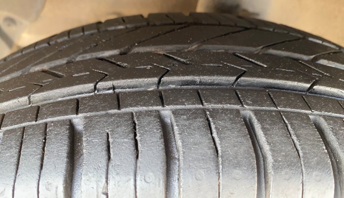 2014 Hyundai Grand i10 ASTA 1.2 KAPPA VTVT, Petrol, Manual, 34,865 km, Left Front Tyre Tread