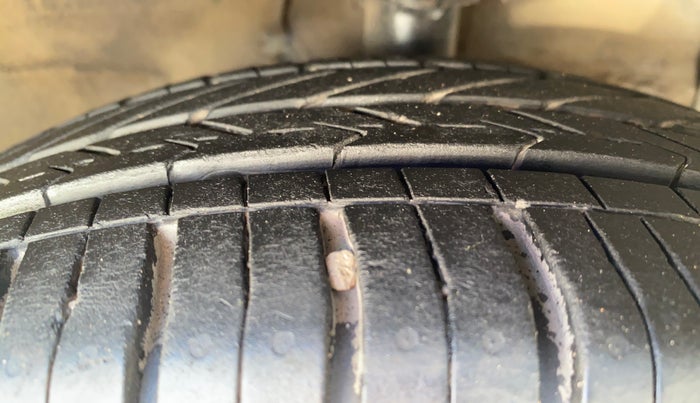 2014 Hyundai Grand i10 ASTA 1.2 KAPPA VTVT, Petrol, Manual, 34,865 km, Right Front Tyre Tread