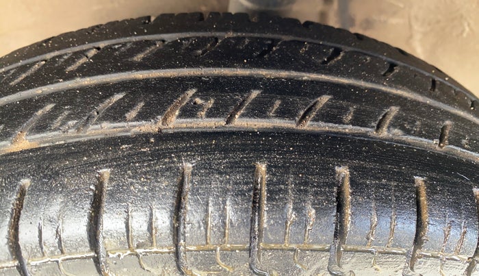 2017 Maruti Alto 800 VXI, Petrol, Manual, 69,623 km, Left Front Tyre Tread