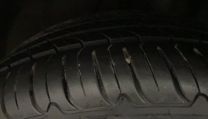 2021 MG HECTOR PLUS SHARP 1.5 PETROL TURBO HYBRID MT 6-STR, Petrol, Manual, 94,781 km, Left Front Tyre Tread