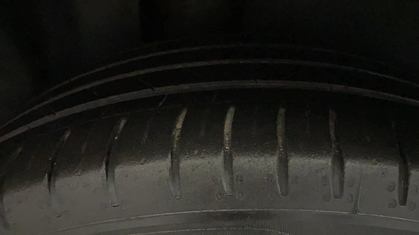 2021 MG HECTOR PLUS SHARP 1.5 PETROL TURBO HYBRID MT 6-STR, Petrol, Manual, 94,785 km, Right Rear Tyre Tread