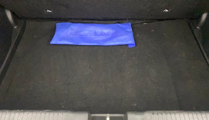 2018 Maruti Swift VXI AMT, Petrol, Automatic, 61,367 km, Boot Inside