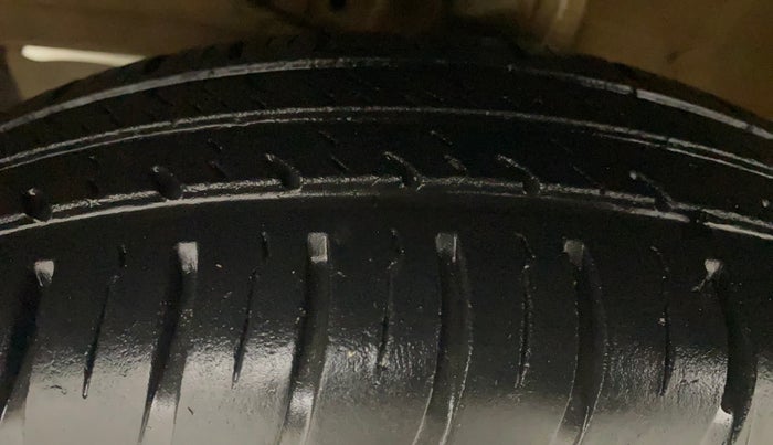 2018 Maruti Swift VXI AMT, Petrol, Automatic, 61,367 km, Left Front Tyre Tread