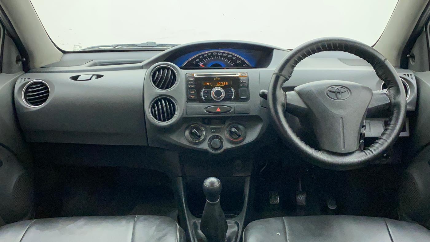 2013 Toyota Etios G, Petrol, Manual, 1,16,338 km, Dashboard