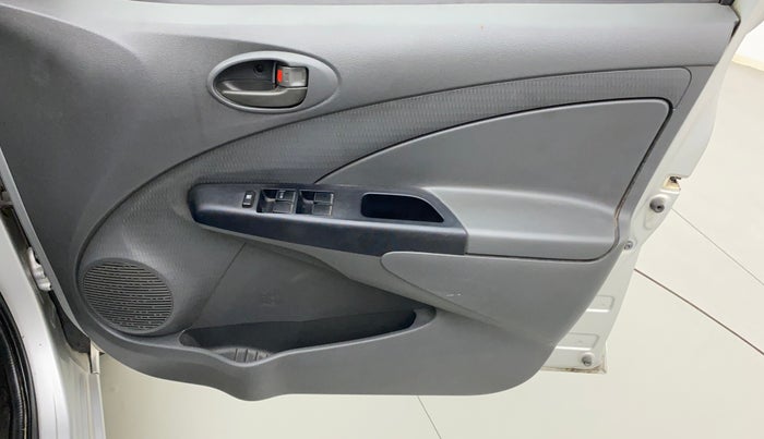 2013 Toyota Etios G, Petrol, Manual, 1,16,338 km, Driver Side Door Panels Control