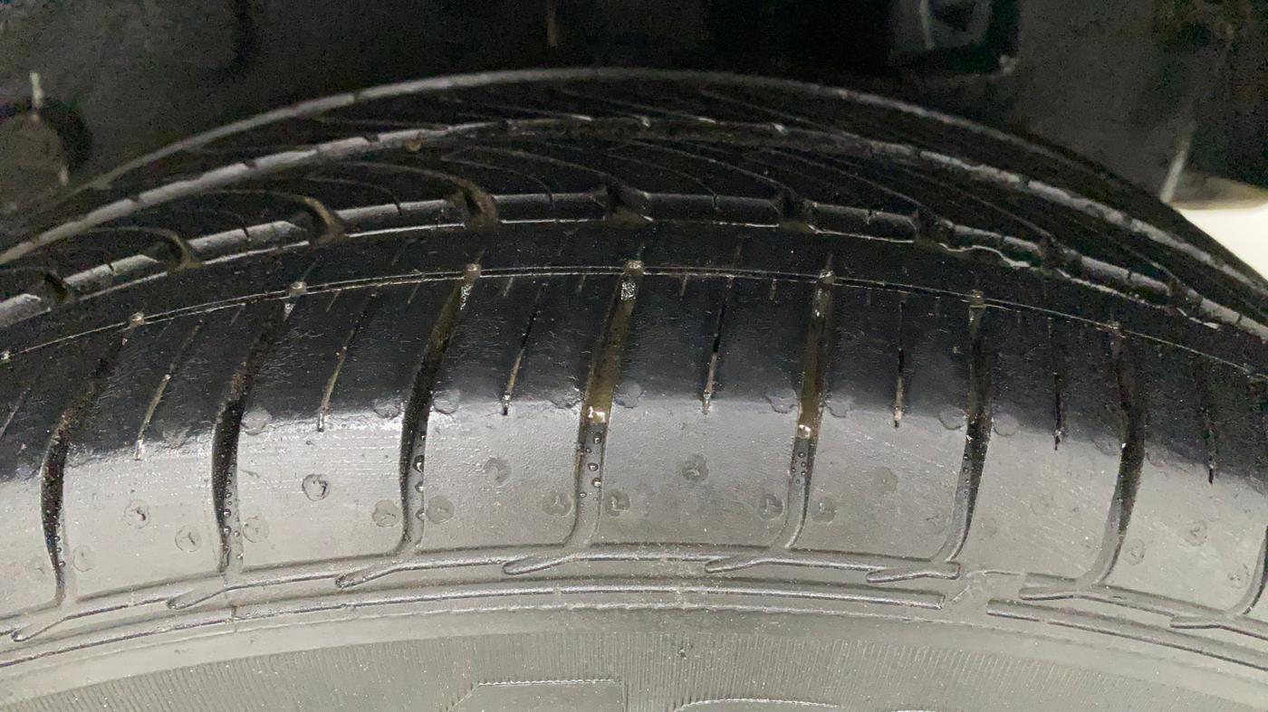 2013 Toyota Etios G, Petrol, Manual, 1,16,338 km, Left Rear Tyre Tread