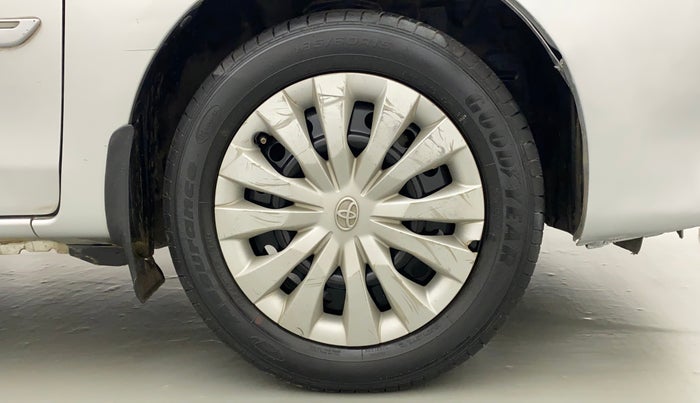 2013 Toyota Etios G, Petrol, Manual, 1,16,338 km, Right Front Wheel