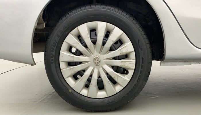 2013 Toyota Etios G, Petrol, Manual, 1,16,338 km, Right Rear Wheel