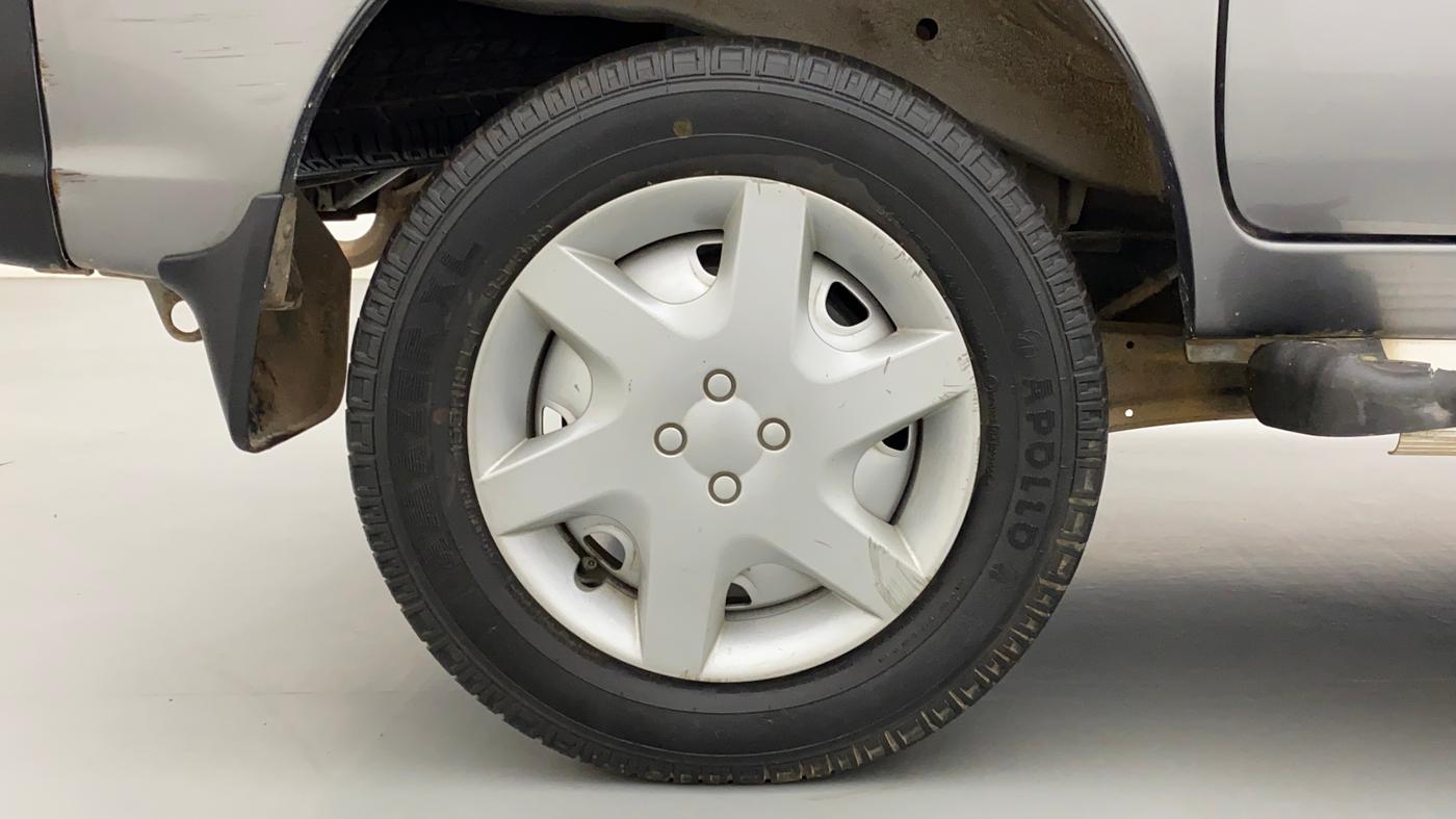2017 Maruti Eeco 5 STR, Petrol, Manual, 29,145 km, Right Rear Wheel
