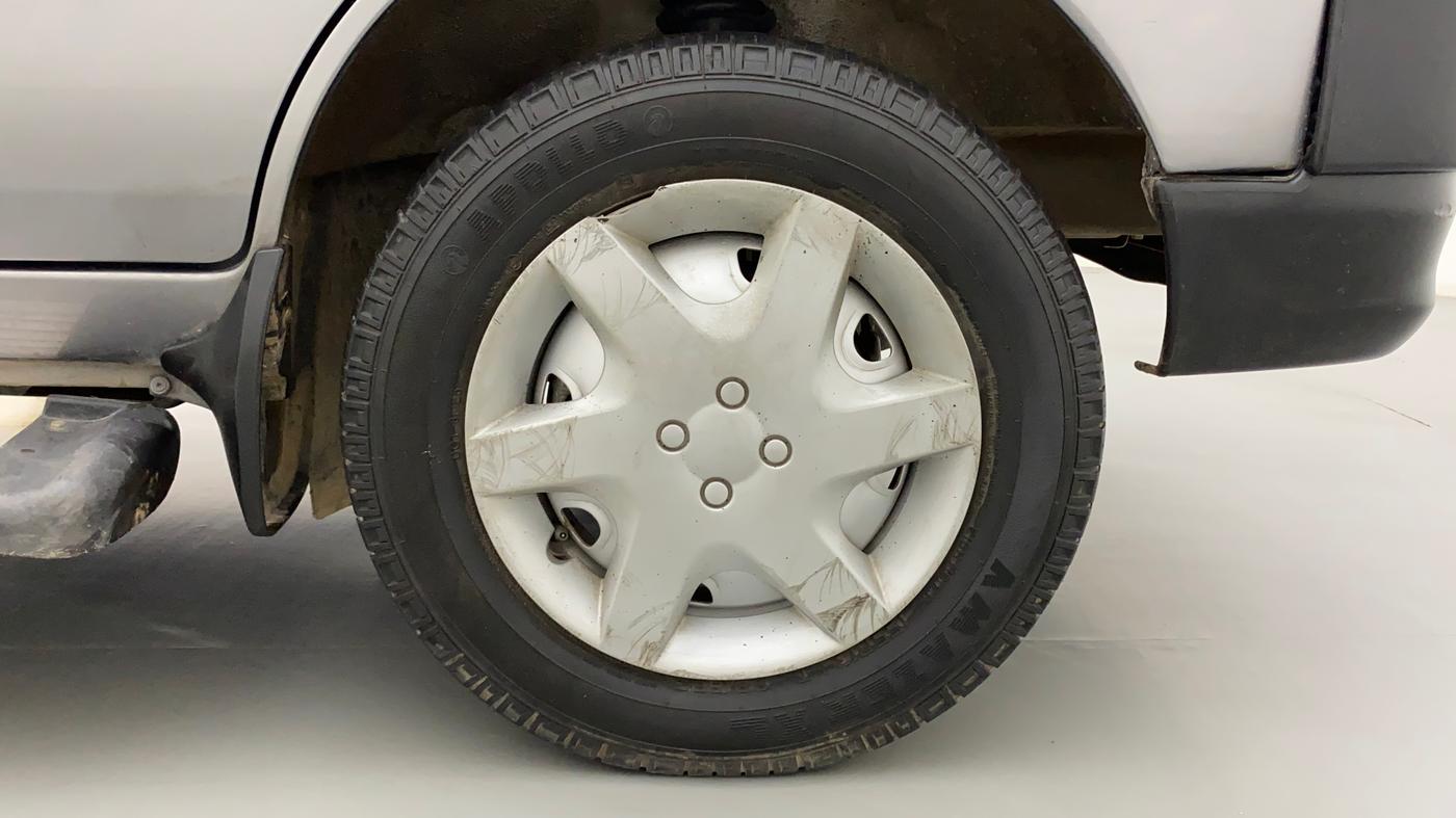 2017 Maruti Eeco 5 STR, Petrol, Manual, 29,145 km, Right Front Wheel