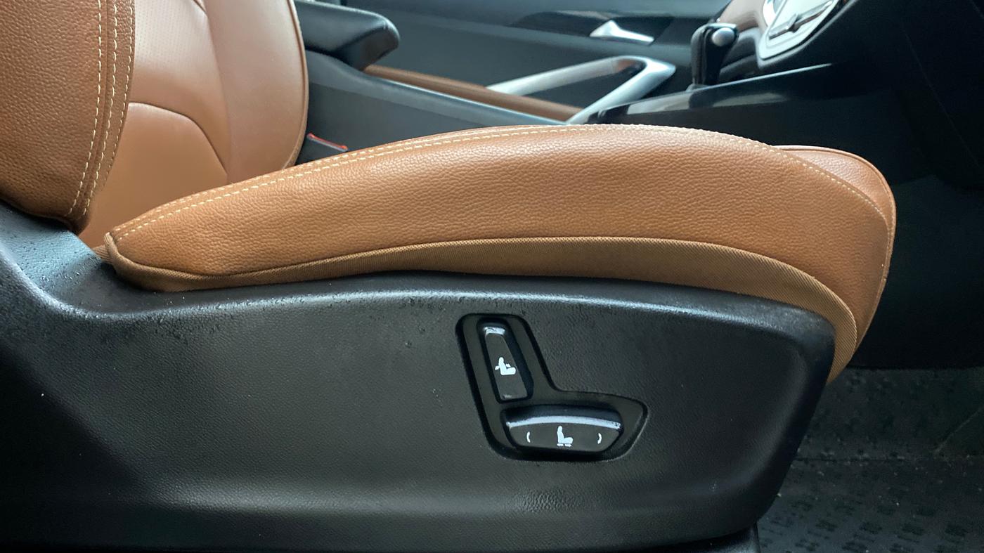2020 MG HECTOR PLUS SHARP 1.5 PETROL TURBO CVT 6-STR, Petrol, Automatic, 56,478 km, Driver Side Adjustment Panel