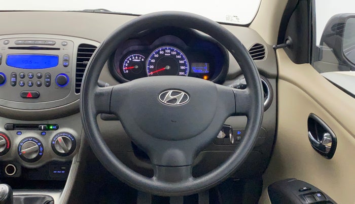 2016 Hyundai i10 SPORTZ 1.1, Petrol, Manual, 40,002 km, Steering Wheel Close Up