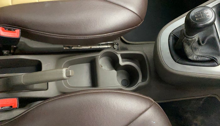 2016 Hyundai i10 SPORTZ 1.1, Petrol, Manual, 40,002 km, Gear Lever