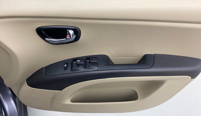 2016 Hyundai i10 SPORTZ 1.1, Petrol, Manual, 40,002 km, Driver Side Door Panels Control