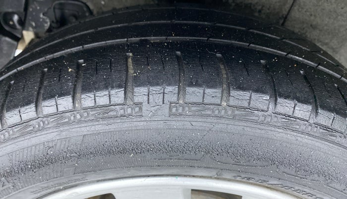2014 Hyundai Xcent S 1.2 OPT, Petrol, Manual, 36,053 km, Right Rear Tyre Tread