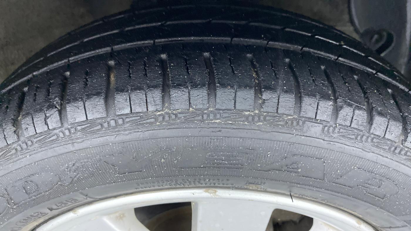 2014 Hyundai Xcent S 1.2 OPT, Petrol, Manual, 36,053 km, Right Front Tyre Tread