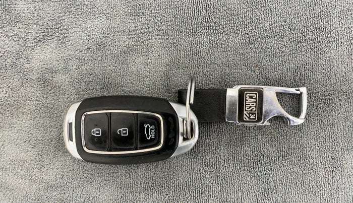2018 Hyundai Verna 1.6 VTVT SX (O) AT, Petrol, Automatic, 95,612 km, Key Close Up