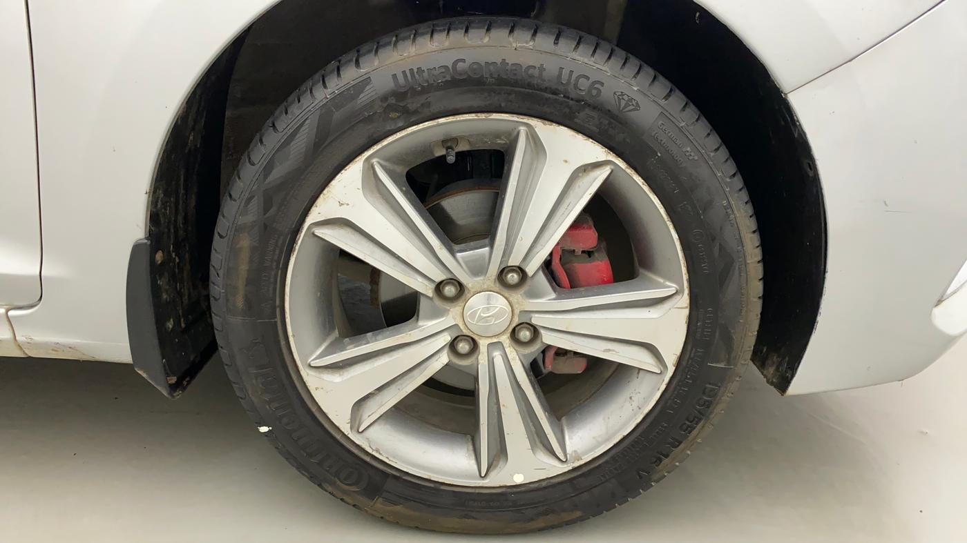 2018 Hyundai Verna 1.6 VTVT SX (O) AT, Petrol, Automatic, 95,612 km, Right Front Wheel