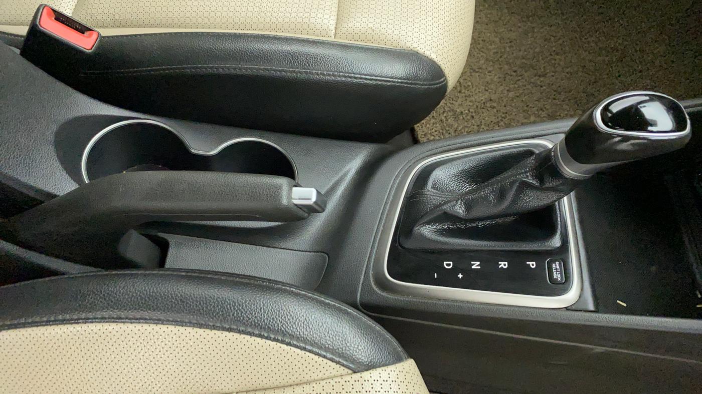 2018 Hyundai Verna 1.6 VTVT SX (O) AT, Petrol, Automatic, 95,612 km, Gear Lever