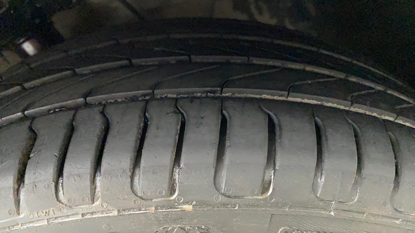 2018 Hyundai Verna 1.6 VTVT SX (O) AT, Petrol, Automatic, 95,612 km, Right Front Tyre Tread