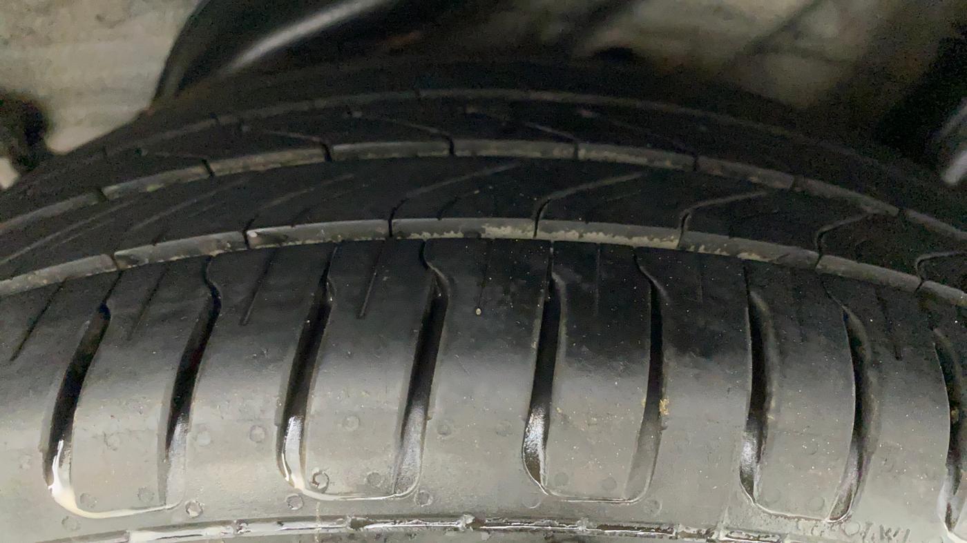 2018 Hyundai Verna 1.6 VTVT SX (O) AT, Petrol, Automatic, 95,612 km, Left Rear Tyre Tread