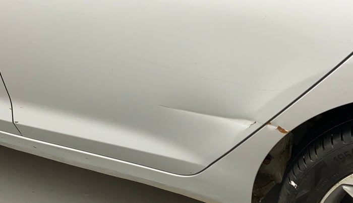 2018 Hyundai Verna 1.6 VTVT SX (O) AT, Petrol, Automatic, 95,612 km, Rear left door - Minor scratches