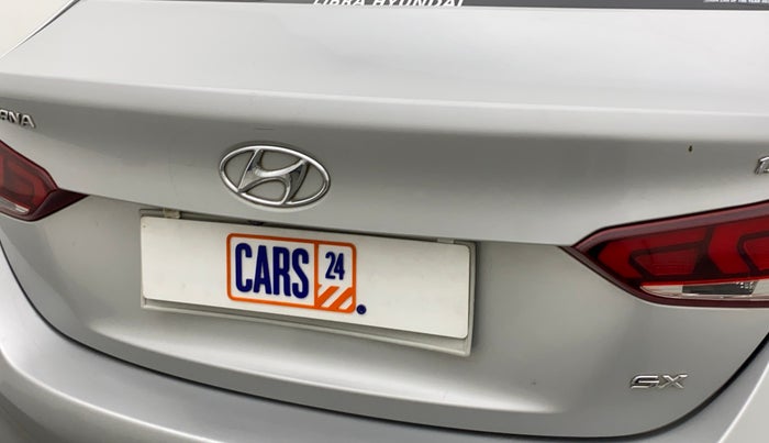2018 Hyundai Verna 1.6 VTVT SX (O) AT, Petrol, Automatic, 95,612 km, Dicky (Boot door) - Minor scratches