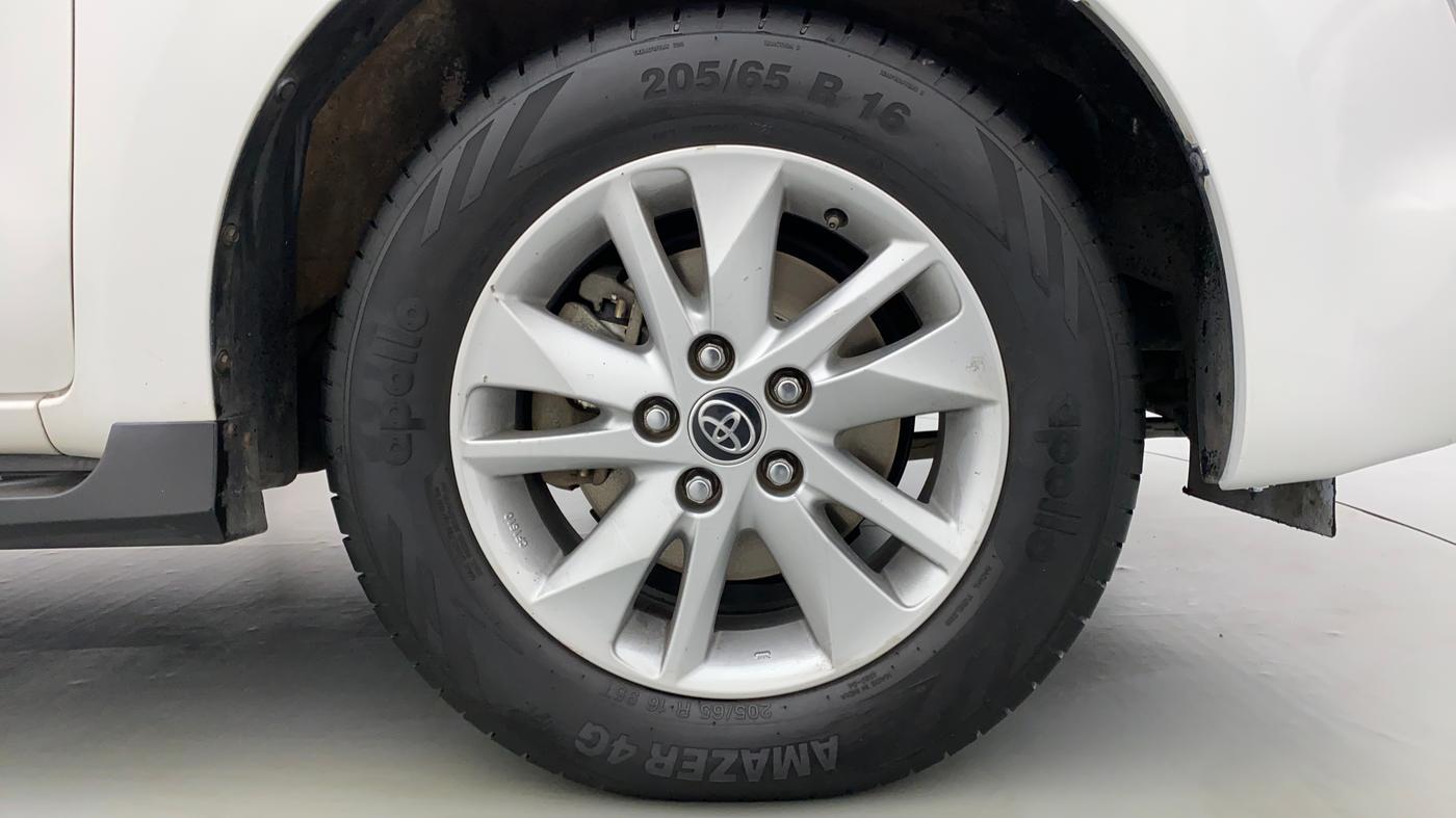 2019 Toyota Innova Crysta 2.4 GX 8 STR, Diesel, Manual, 38,470 km, Right Front Wheel