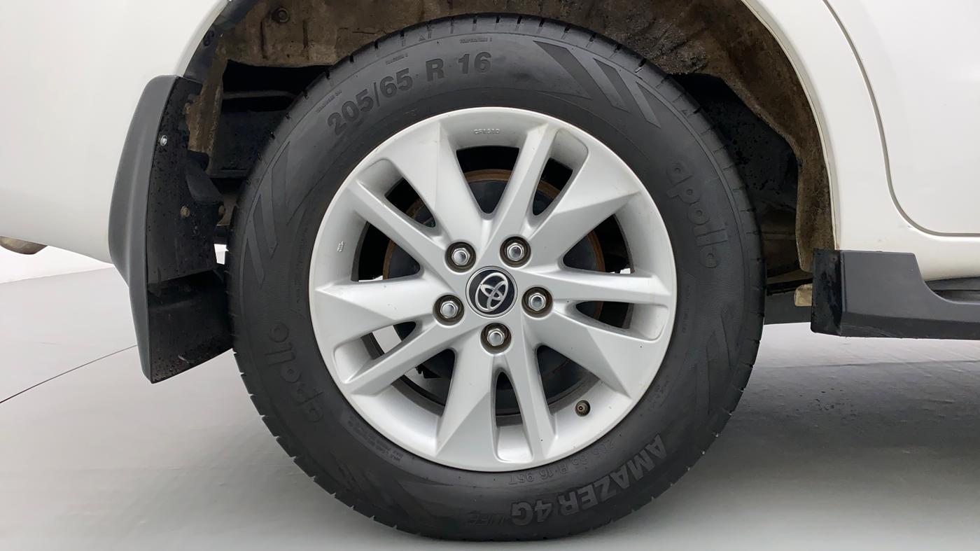 2019 Toyota Innova Crysta 2.4 GX 8 STR, Diesel, Manual, 38,470 km, Right Rear Wheel