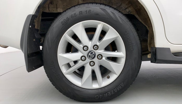 2019 Toyota Innova Crysta 2.4 GX 8 STR, Diesel, Manual, 38,470 km, Right Rear Wheel