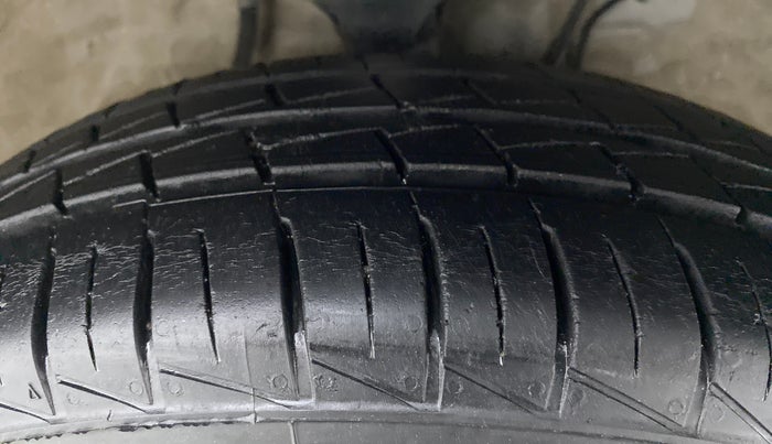2020 Maruti Alto VXI, Petrol, Manual, 11,025 km, Right Front Tyre Tread