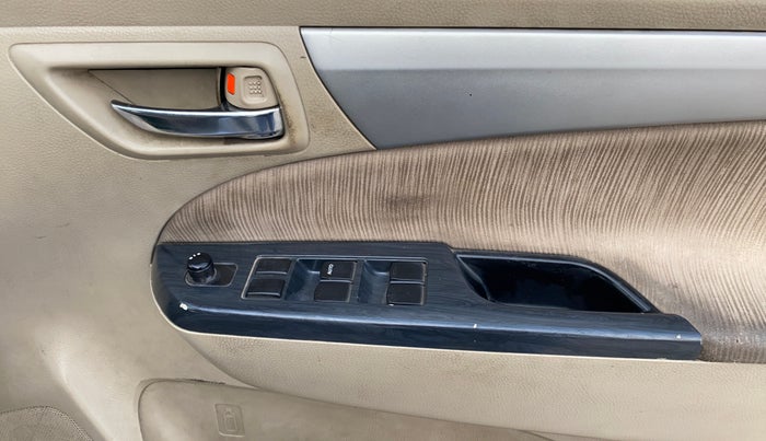 2013 Maruti Ertiga ZDI, Diesel, Manual, 1,00,067 km, Driver Side Door Panels Control