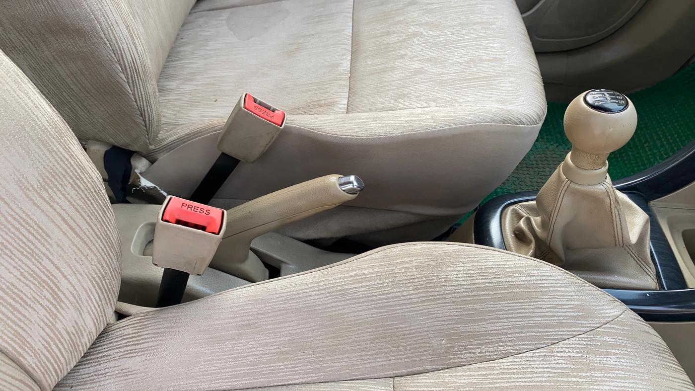 2013 Maruti Ertiga ZDI, Diesel, Manual, 1,00,067 km, Gear Lever