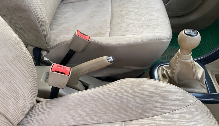 2013 Maruti Ertiga ZDI, Diesel, Manual, 1,00,067 km, Gear Lever