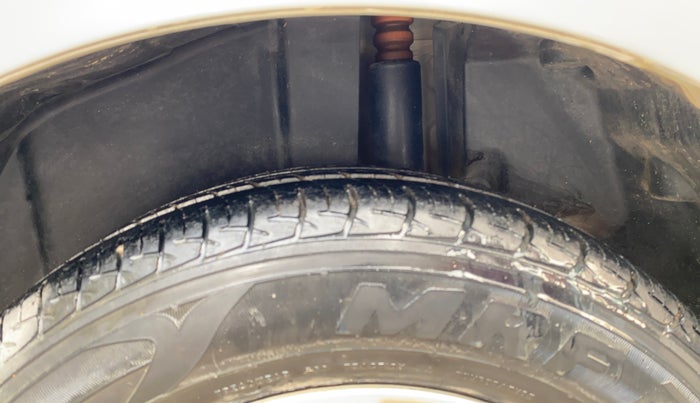 2013 Maruti Ertiga ZDI, Diesel, Manual, 1,00,067 km, Left Rear Tyre Tread