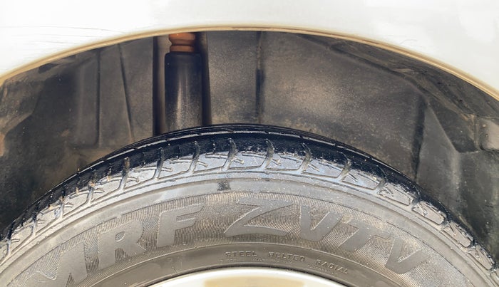 2013 Maruti Ertiga ZDI, Diesel, Manual, 1,00,067 km, Right Rear Tyre Tread