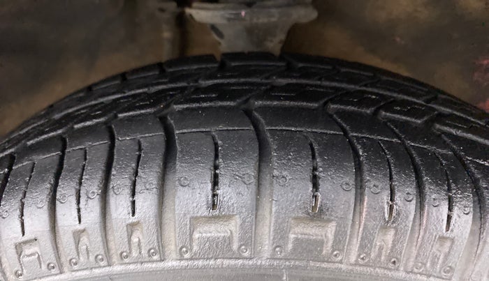2017 Maruti Alto 800 LXI OPT, Petrol, Manual, 26,424 km, Right Front Tyre Tread
