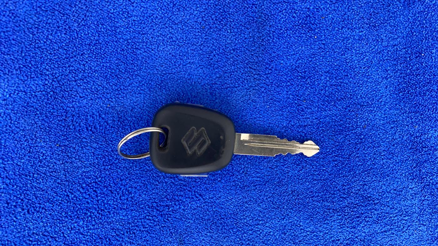 2017 Maruti Alto K10 VXI, Petrol, Manual, 43,883 km, Key Close Up