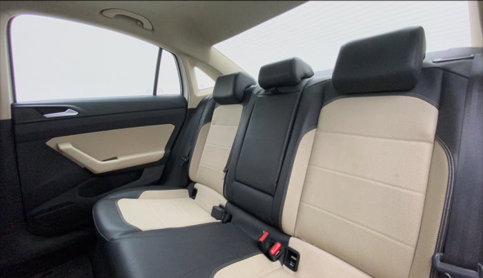 2022 Volkswagen VIRTUS TOPLINE TSI 1.0 MT, Petrol, Manual, 35,413 km, Right Side Rear Door Cabin