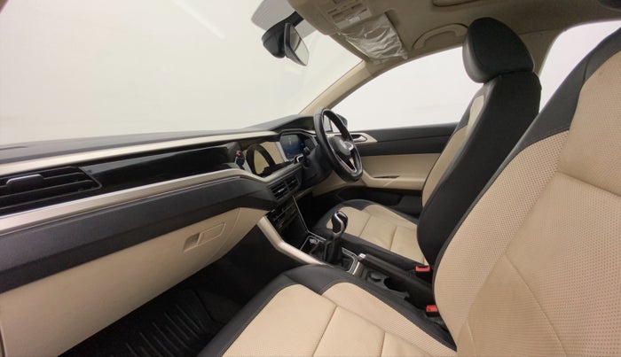 2022 Volkswagen VIRTUS TOPLINE TSI 1.0 MT, Petrol, Manual, 35,413 km, Right Side Front Door Cabin
