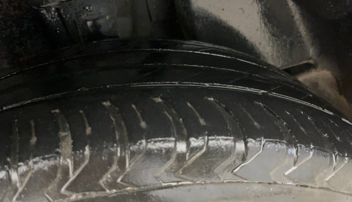 2021 Jeep Compass MODEL S (O) 1.4 PETROL DCT, Petrol, Automatic, 44,870 km, Left Rear Tyre Tread