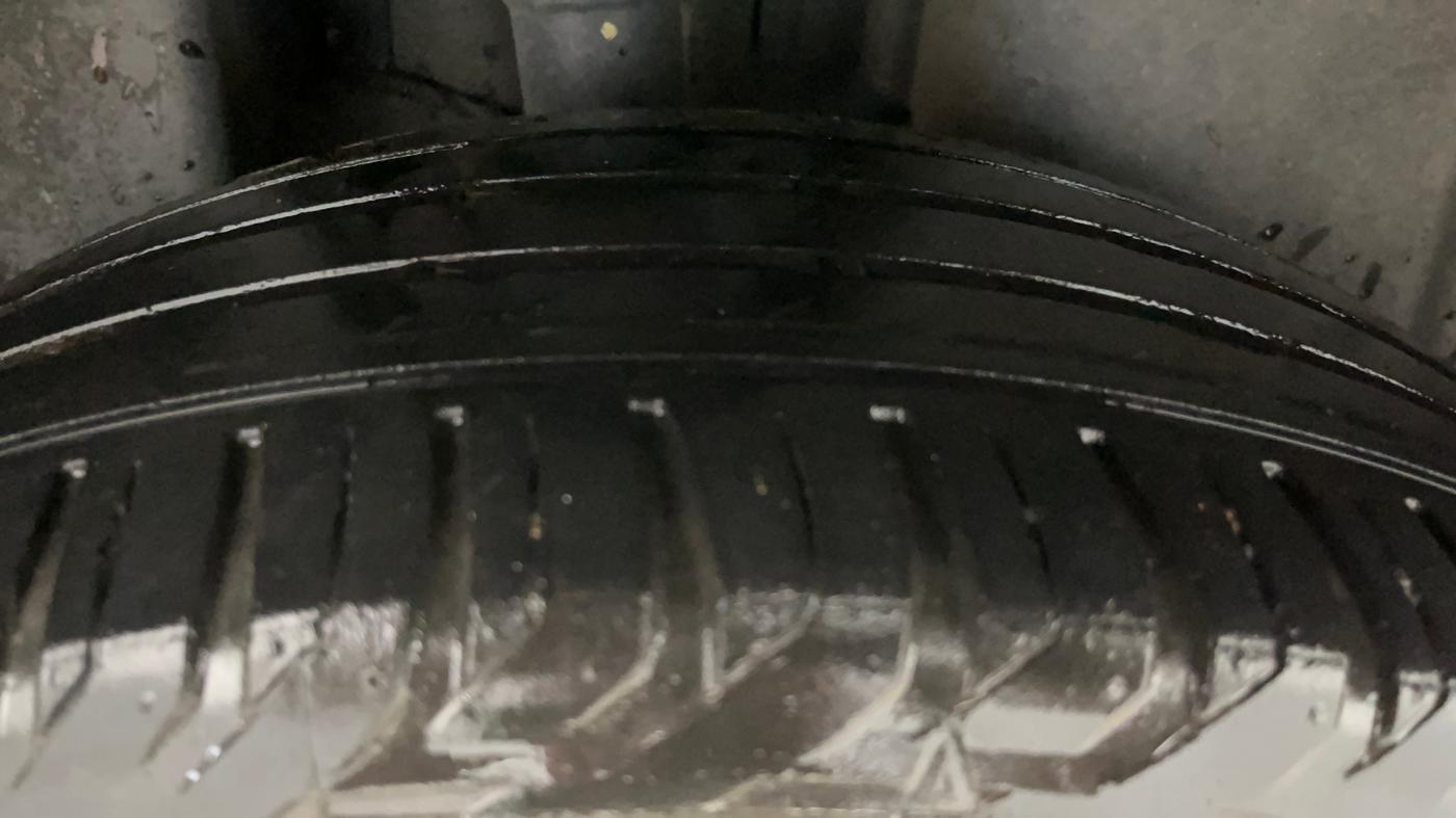 2021 Jeep Compass MODEL S (O) 1.4 PETROL DCT, Petrol, Automatic, 44,870 km, Right Rear Tyre Tread