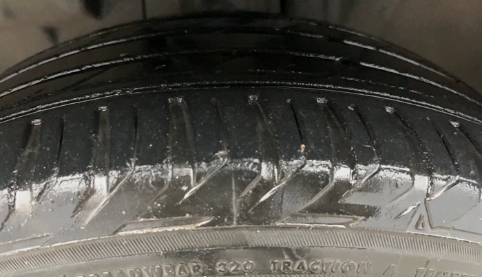 2021 Jeep Compass MODEL S (O) 1.4 PETROL DCT, Petrol, Automatic, 44,870 km, Left Front Tyre Tread